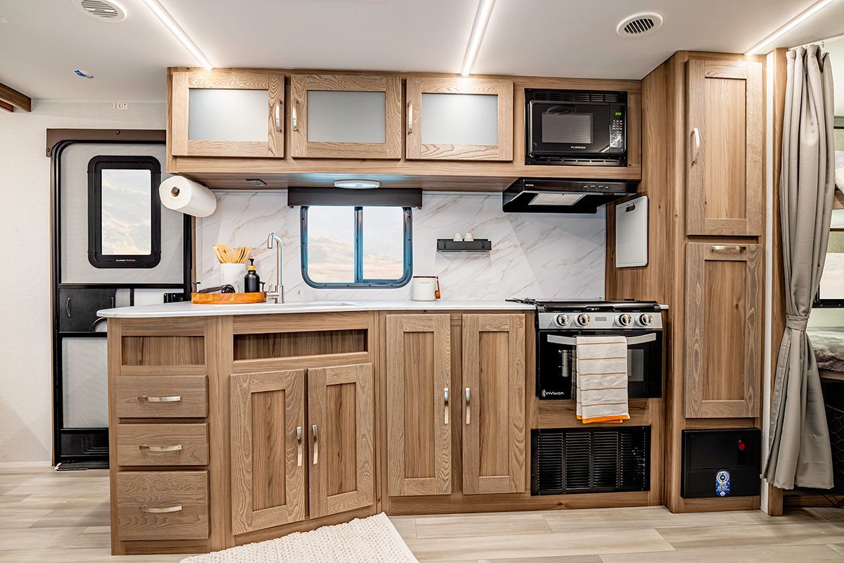 Go Explore X232 Kitchen