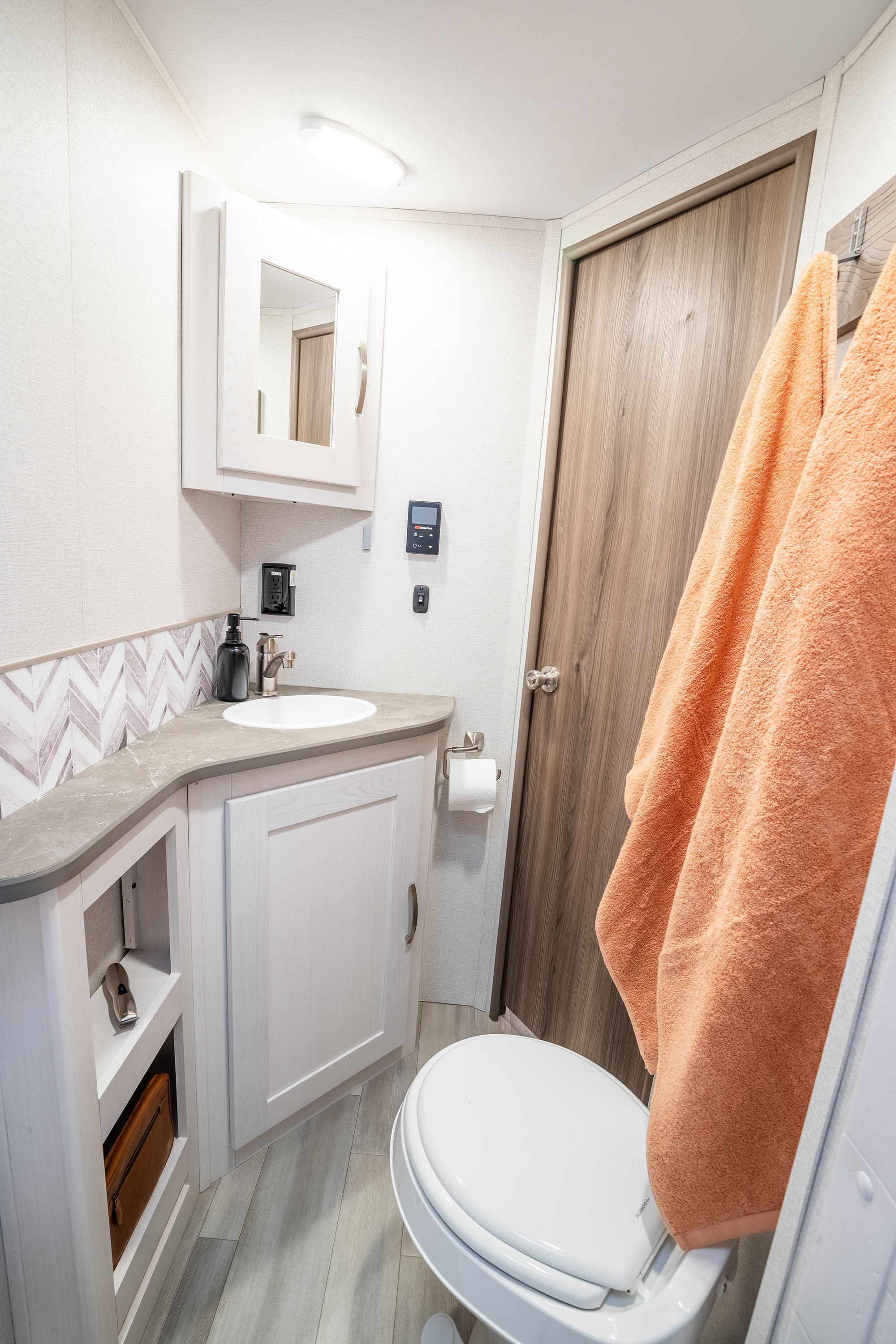 X232 Bathroom