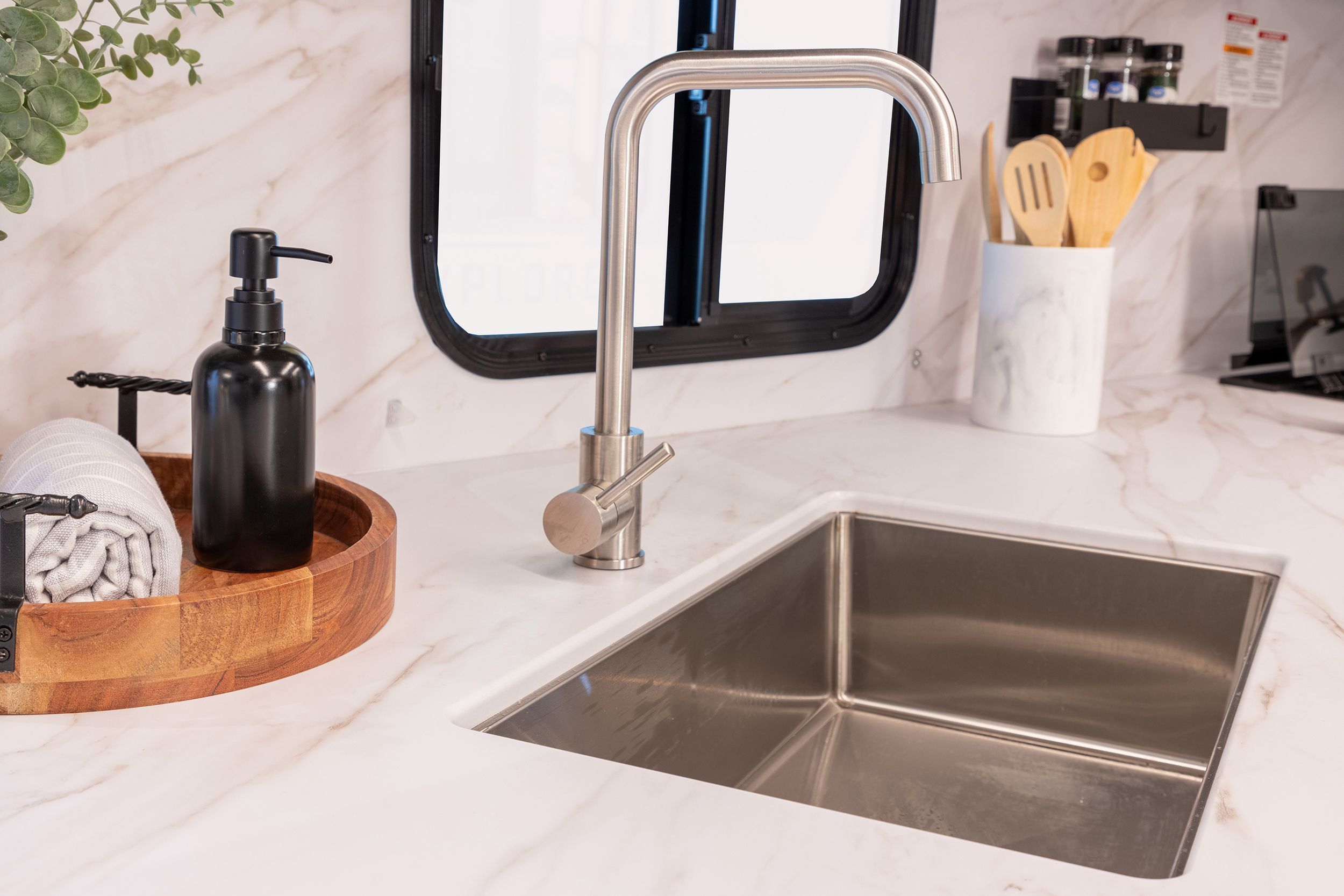 Undermount Stainless Steel Farmhouse Sink 