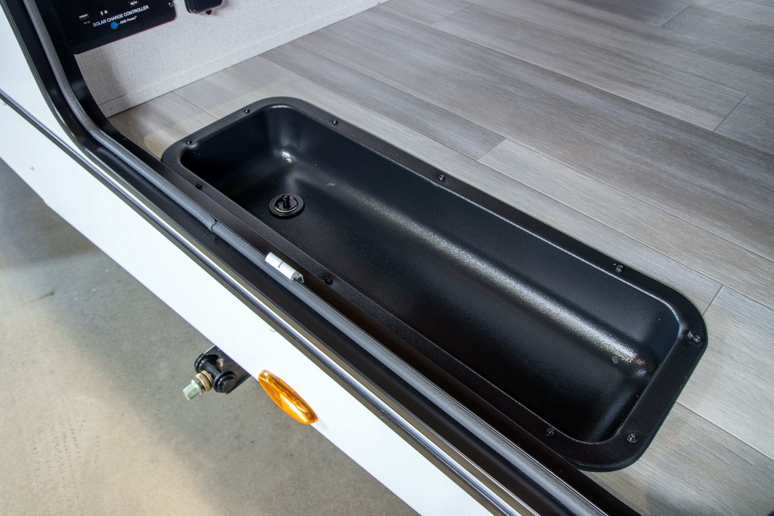 Wet Bin in the Pass-Through 
